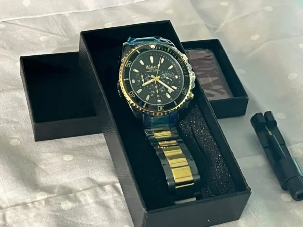 Reloj de Hombre en Acero iInox Negro y Dorado con Cronógrafo - Imagen 4
