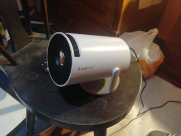 Proyector Compacto MagicCubic con Multiconectividad - Imagen 2