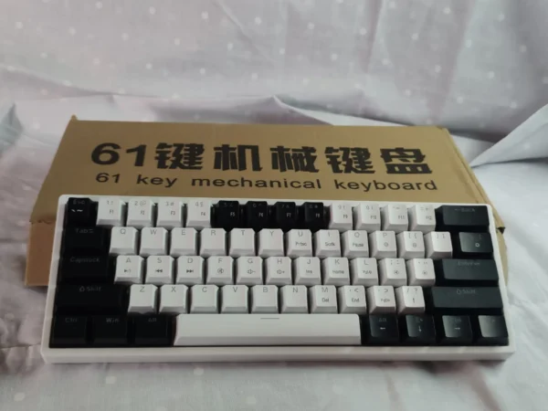 Teclado Mecánico Compacto Blanco y Negro, Retroiluminado - Imagen 4